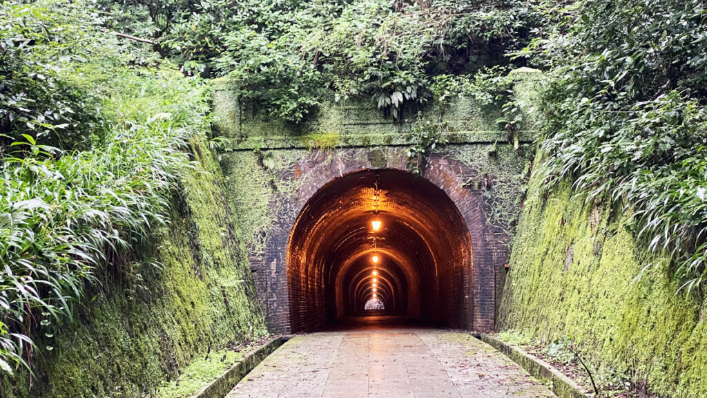 明治のトンネル（2024年7月17日時点で通行止め）