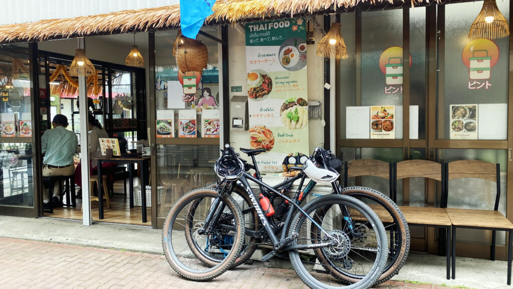 調布駅前のタイ料理屋「ピント」はどうでしょう？